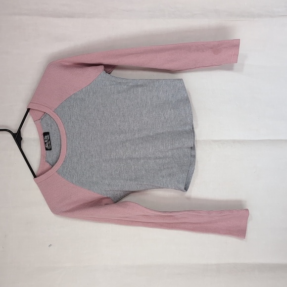 Jolie & Joy Grey Pink Cropped Long Sleeve Thermal Top Size Medium - Picture 1 of 4